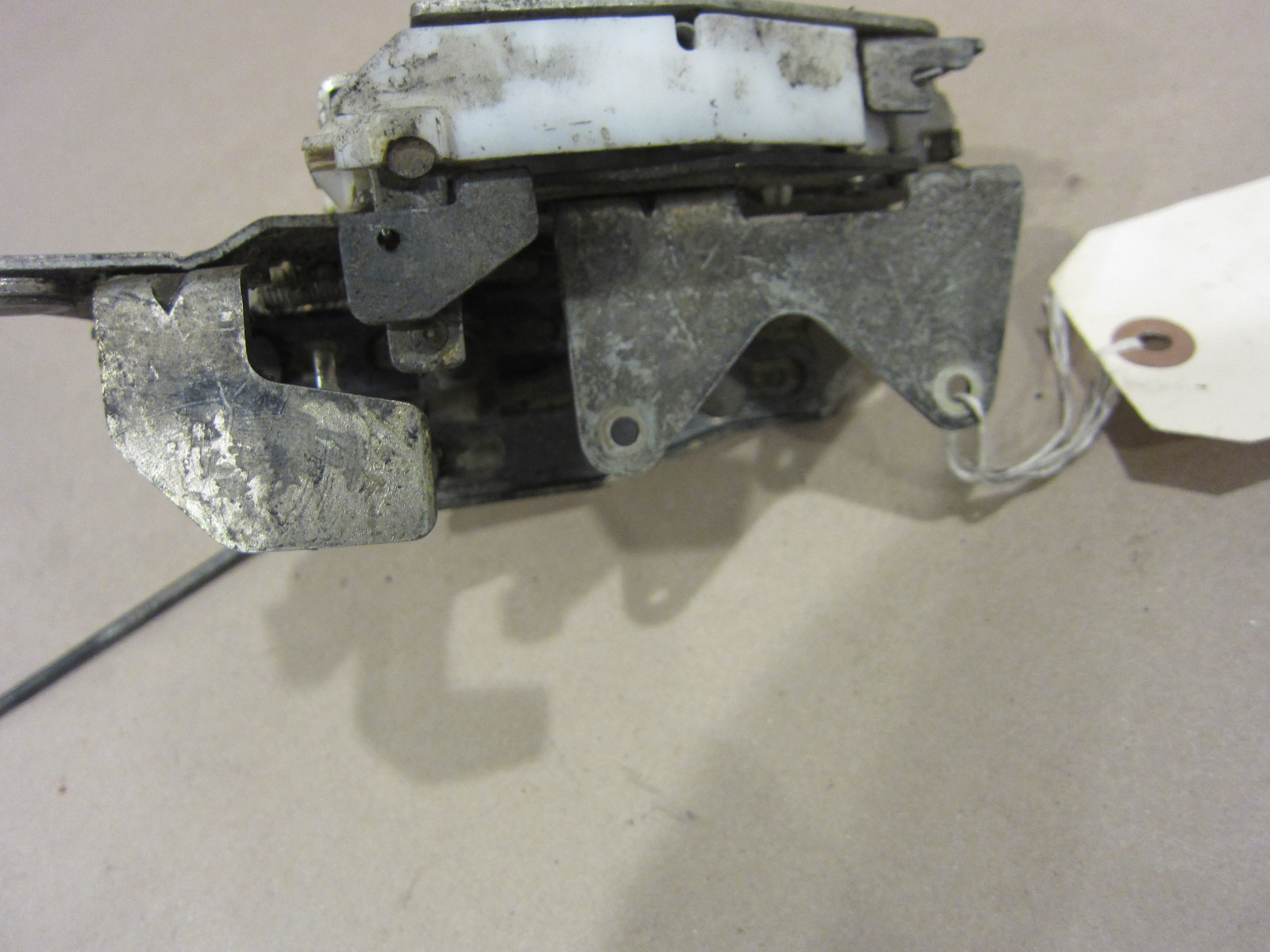 Ferrari, 355-348 RH Door Lock Without Cable Part# 64685200