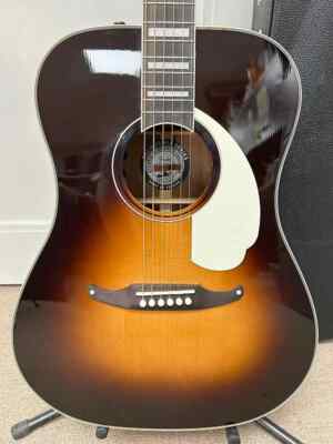Fender King Vintage Acoustic Electric Guitar w/Hard Case Fender King Vintage Acoustic Electric Guitar w/Hard Case