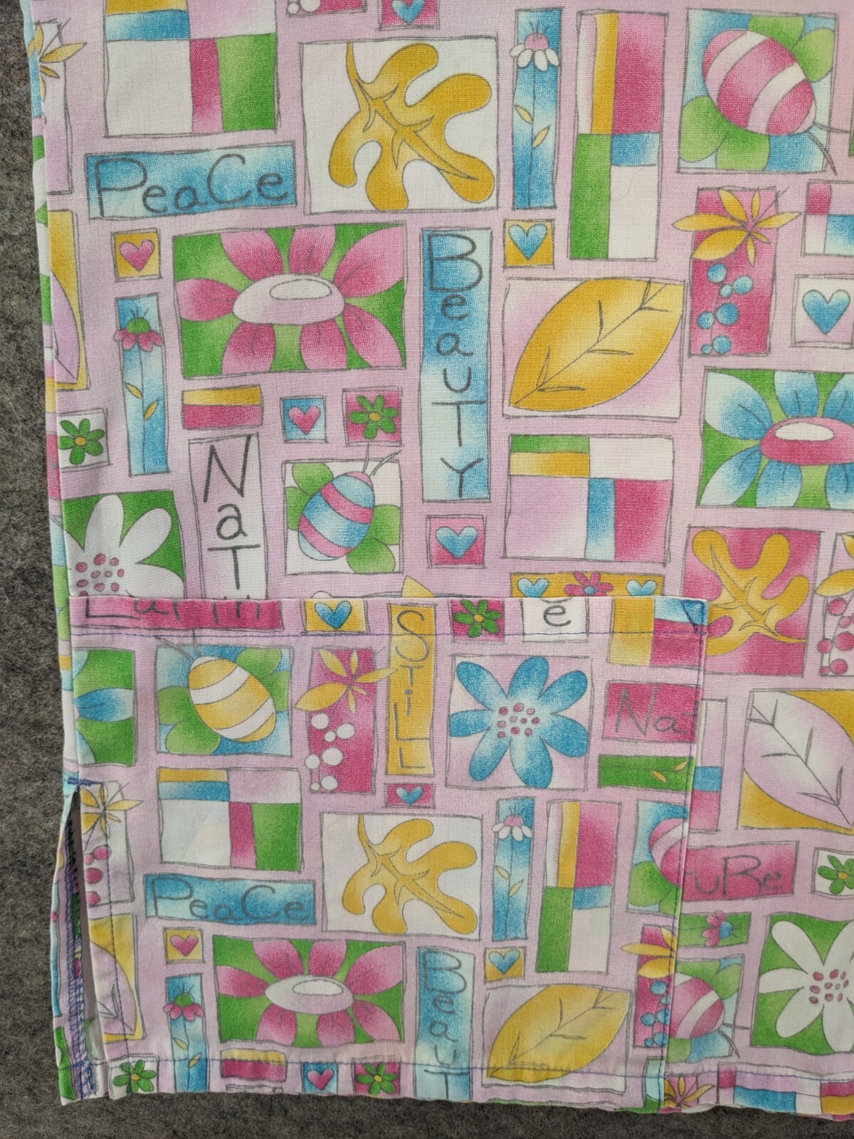 SB Scrubs Top Women Small Pink Blue Yellow Flower Peace Bees Short Dolman Sleeve