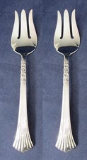 SET OF TWO - Oneida Silverplate  Flatware FLORAL QUEEN Serving Forks CANADA
