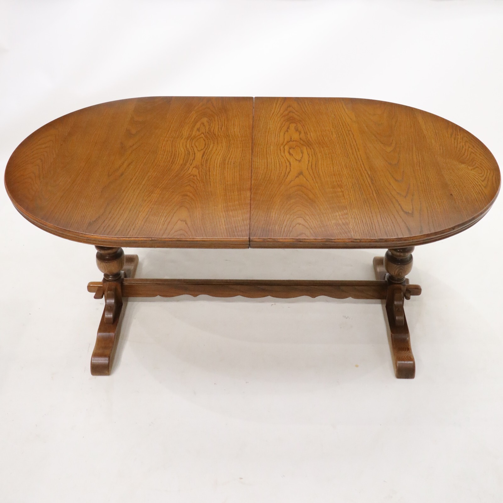 Old Charm Dining Table Light Oak Finish Extended Seats 6/8 FREE