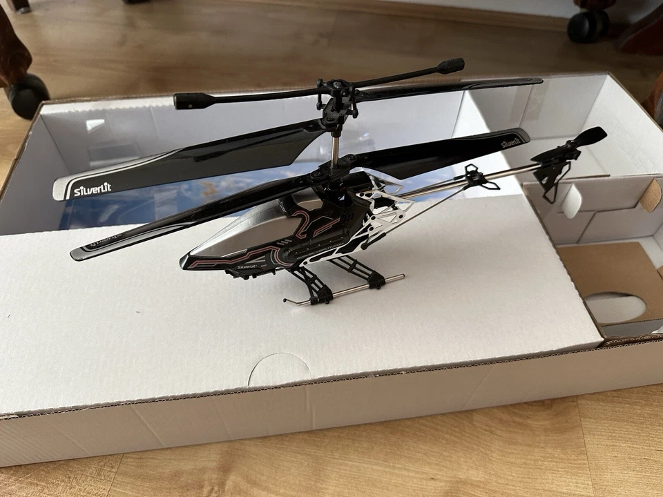 Silver Lit Power in Air Sky Eye 2.4 GHz 3 Channel Control RC Helicopter 84602 - Image 2 of 4