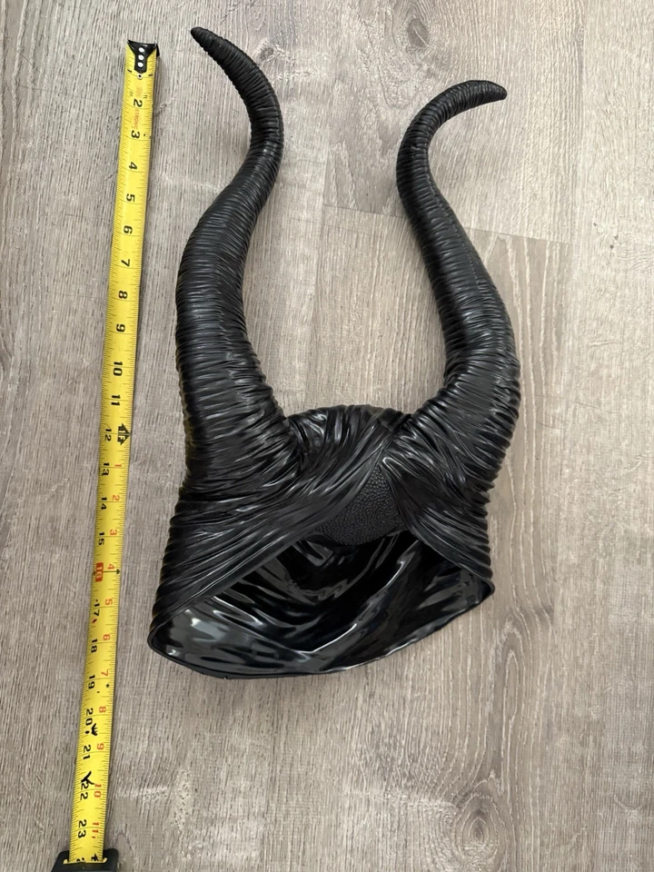 Mujer Maléfica Disney Bruja Cuernos Negros Juegos con disfraces Máscara Sombrero Disfraz Usado en Excelente Condición Foto 2 de 2