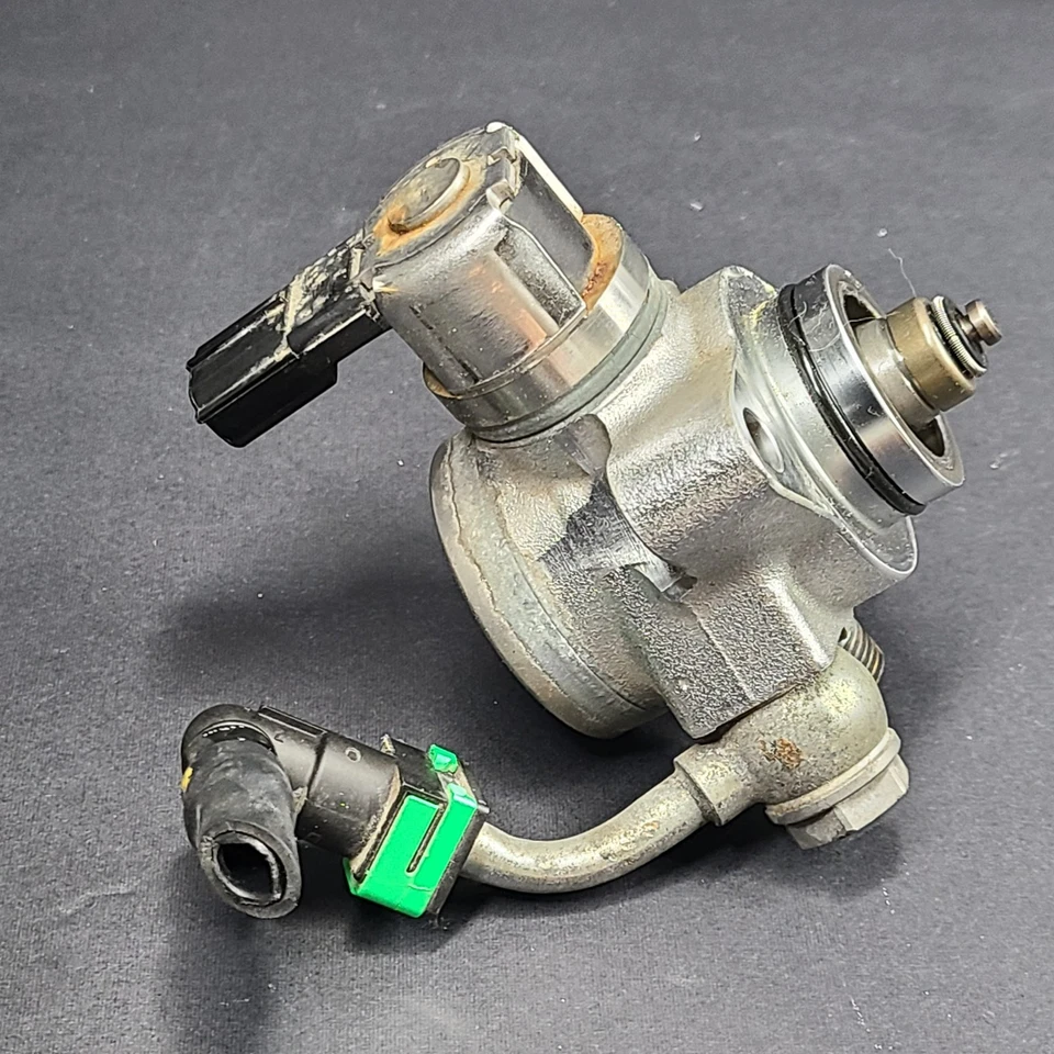 Bomba de combustible OEM Denso PE22-20-3F0 Mazda 3 2014-2018 CX-3 2,0 L alta presión - usada Foto 2 de 4