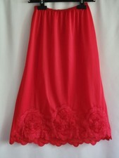 VINTAGE CHARMODE RED NYLON HALF SLIP BEAUTIFUL LACE TRIM SIZE MEDIUM USA MADE