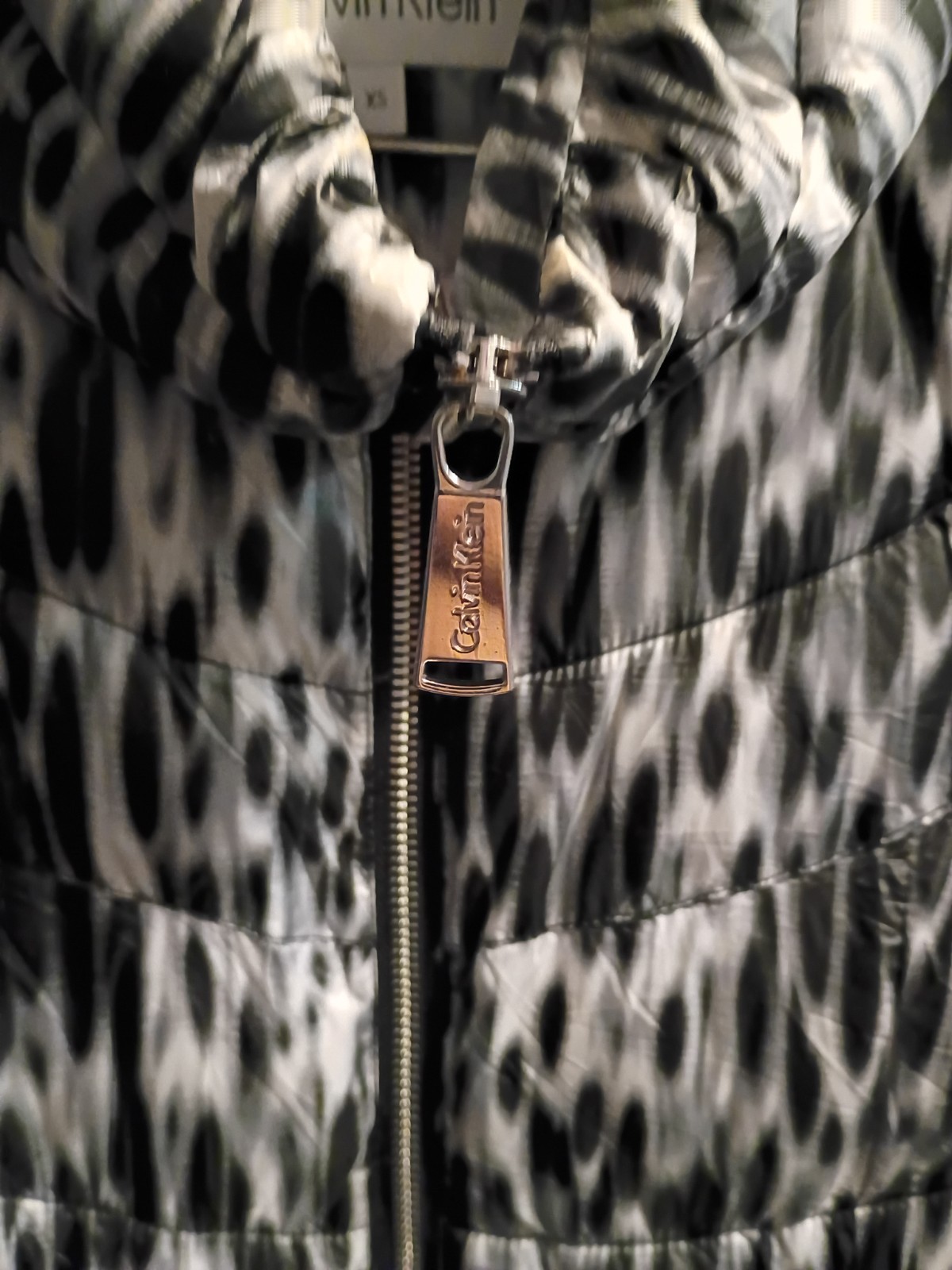 Calvin Klein Performance Women's Leopard Print Puffer Vest Size XS thumbnail 9