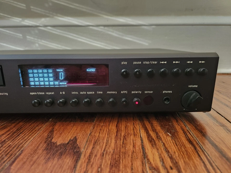 Adcom GCD-575 Compact Disc CD Player 176.4 kHz Dual D/A Converters - Image 3 of 4