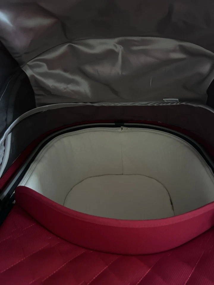 Doble UPPAbaby Vista con moisés y respaldo Foto 4 de 4