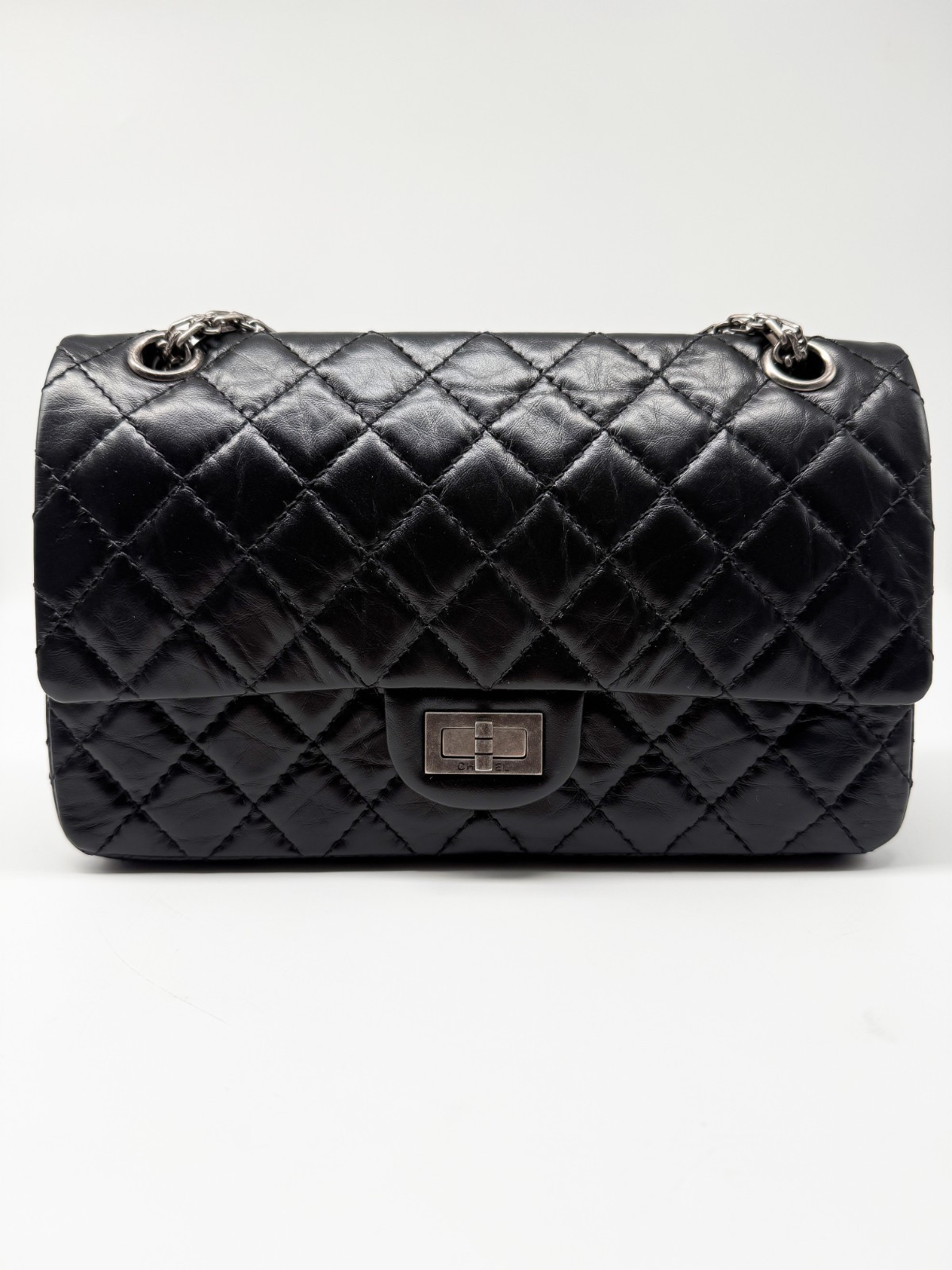 Chanel handbag vintage look, caviar leather, flap bag