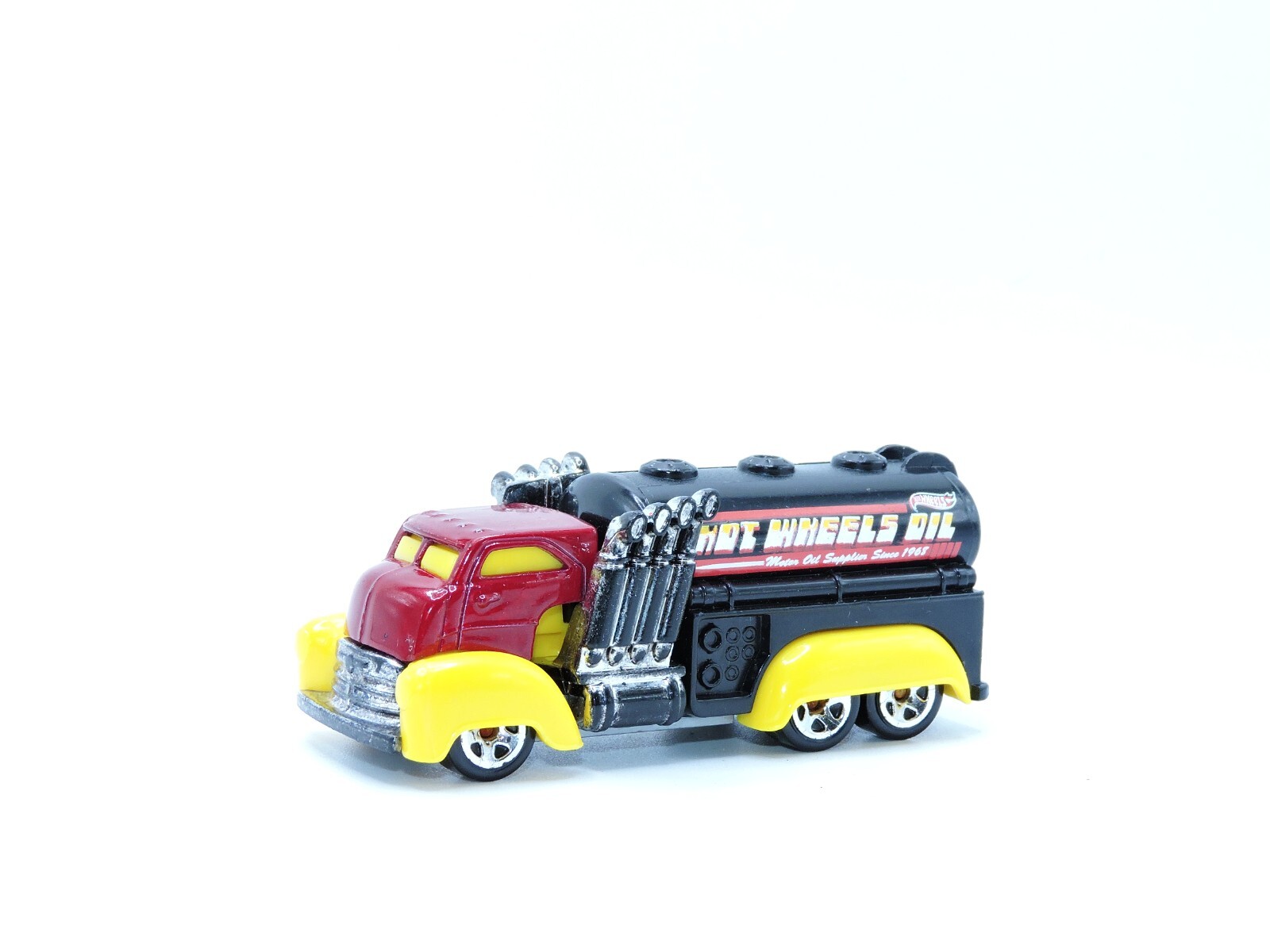 Hot Wheels 2011 Video Game Heroes Fast Gassin Red/Yellow HW Oil Tanker Truck