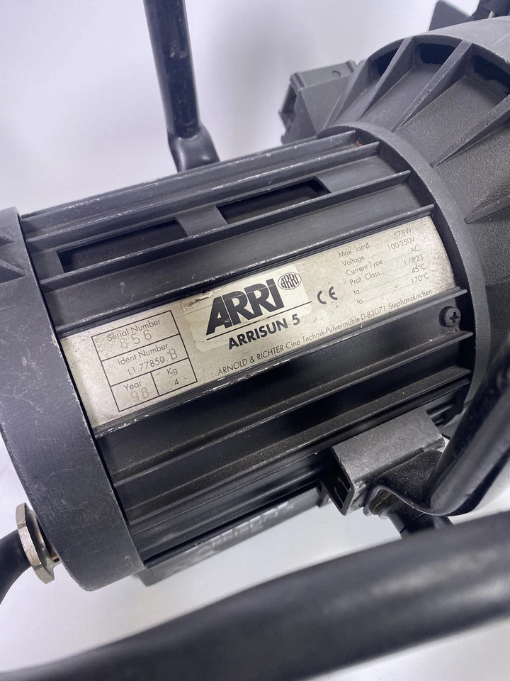 Arrisun 5 - 575w HMI with Arri ballast and header cable - Image 3 of 4