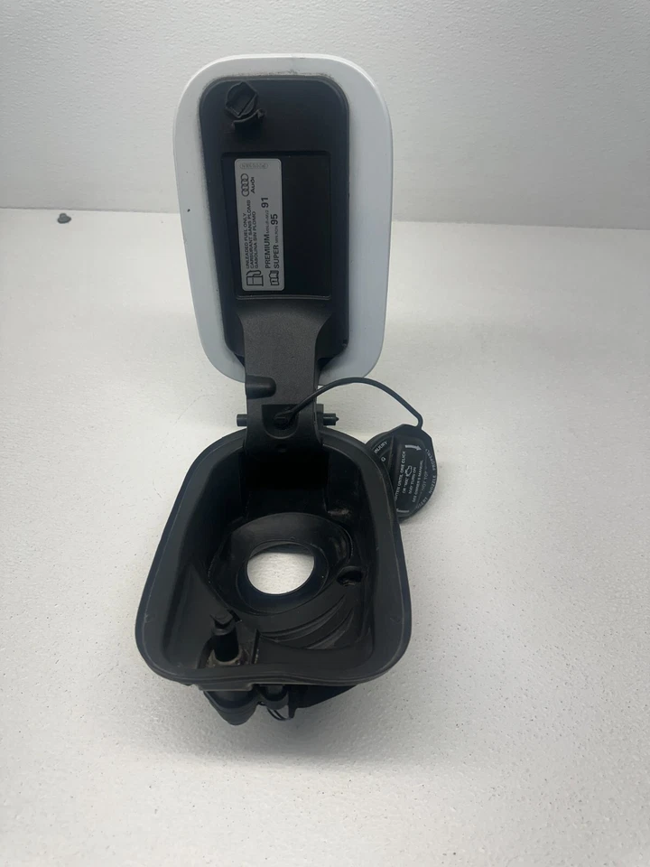 2018 - 2022 AUDI Q7 4M FUEL GAS TANK DOOR LIF FILLER WHITE 4M0809906 OEM 242034 - Image 4 of 4