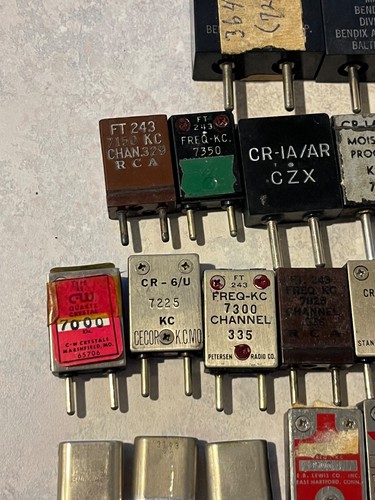 85 Ham Band Radio Crystals Military Untested Many sizes brands types materials - Photo 5/17