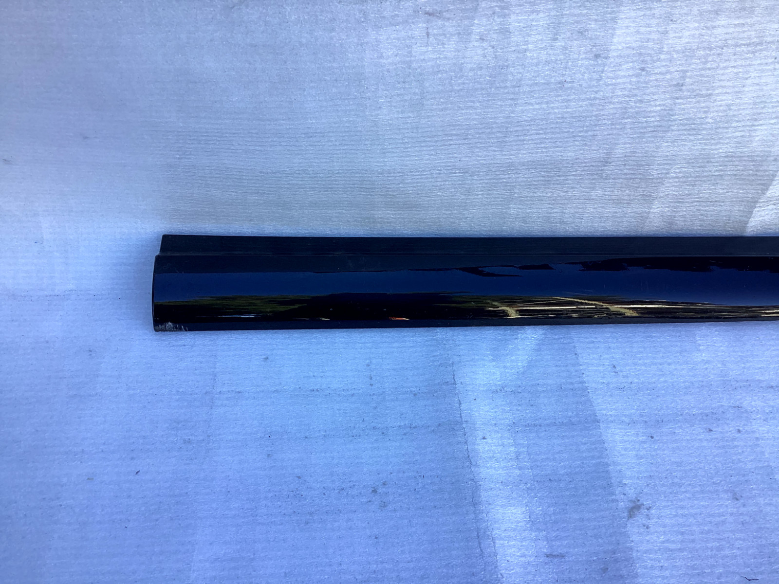 Maserati Levante front right door molding PART# 670035235 OEM