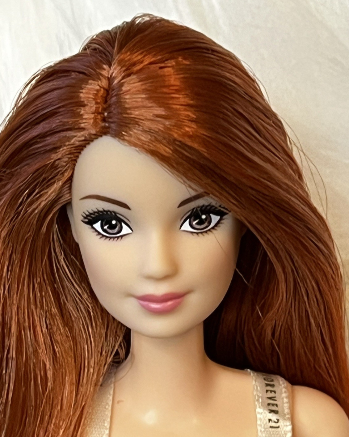 BARBIE Fashionista Barbie with Red Hair & Brown eyes with dr