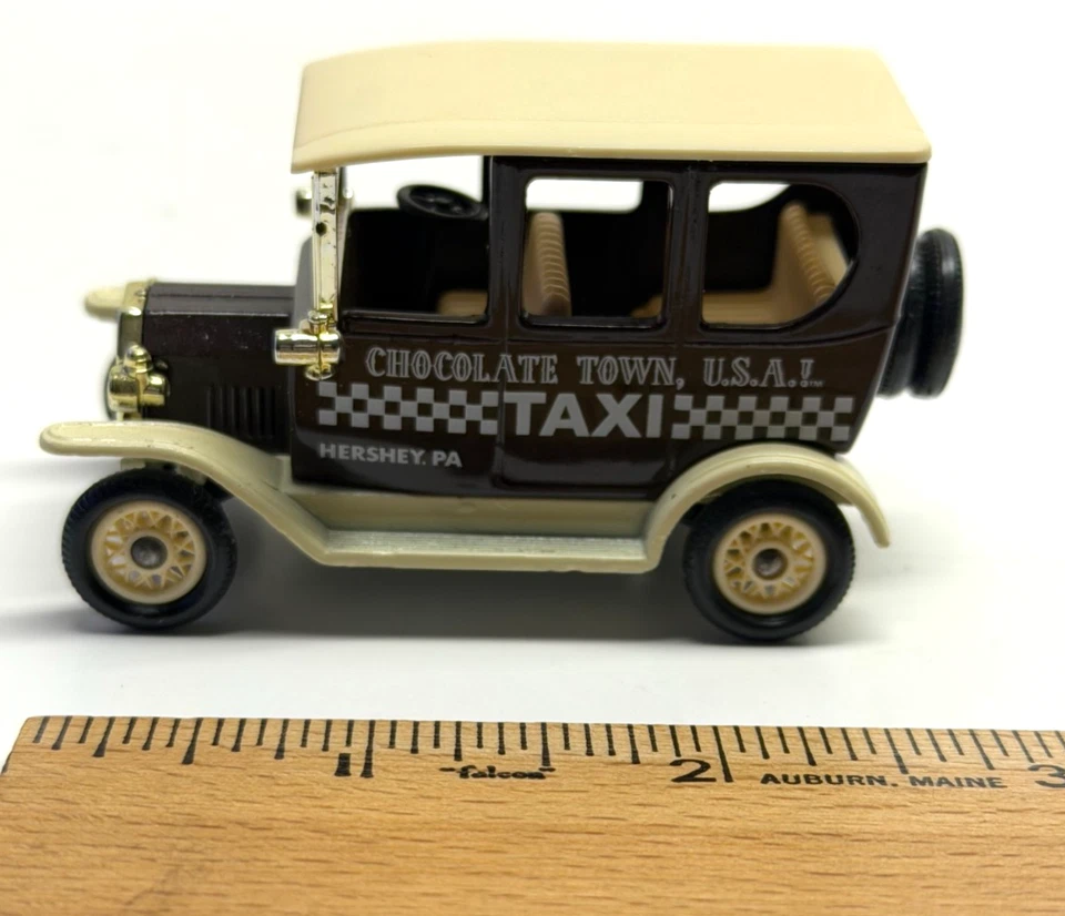 VTG Four Old-Time Hershey's Toy  Advertising Vehicles Great Condition - Image 3 of 4