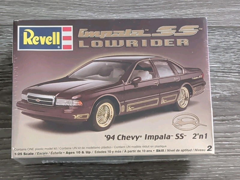 Revell '94 Chevy Impala SS Lowrider 2'n 1 Vintage Original Kit#85-2175, MIB 2003