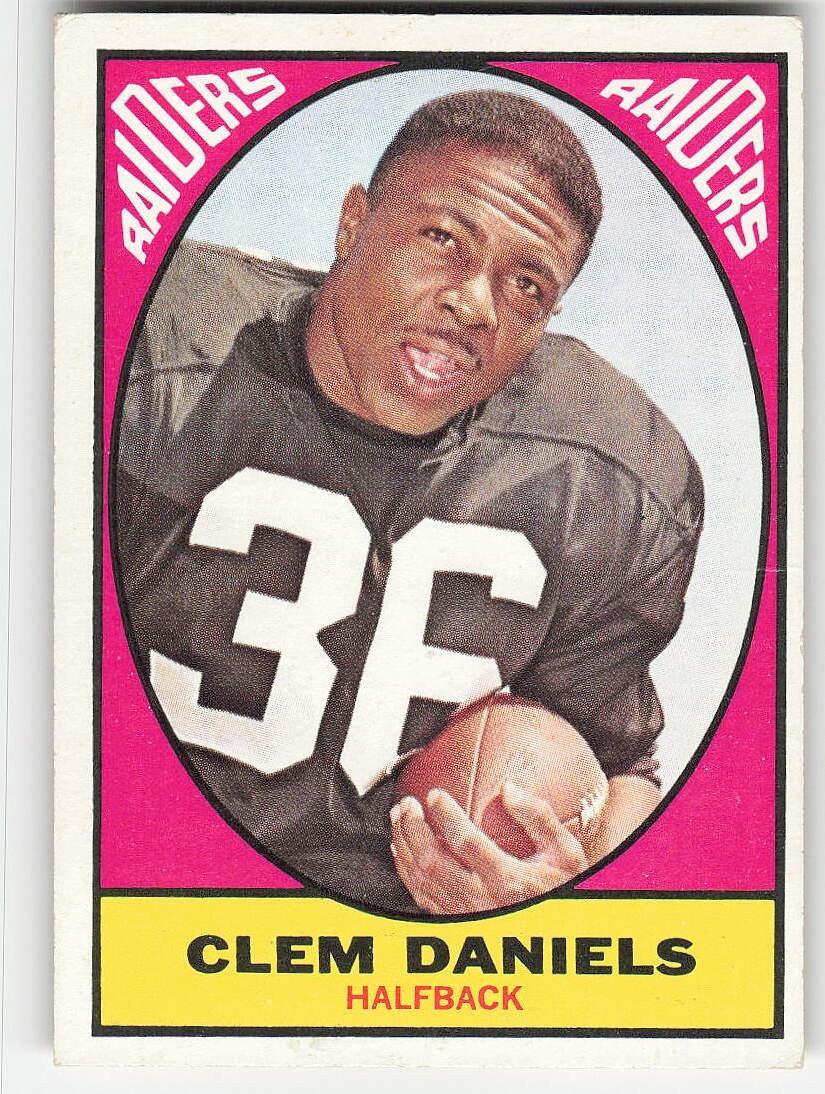 1967 Topps #110 Clem Daniels FOOTBALL Oakland Raiders
