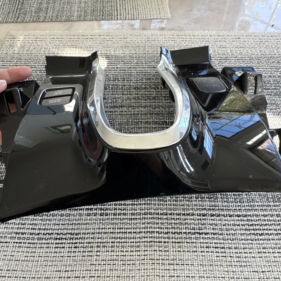 Оригинальная глянцевая черная серебристая рамка переключателя передач для передней консоли 2021 ACURA TLX - Изображение 4 из 4