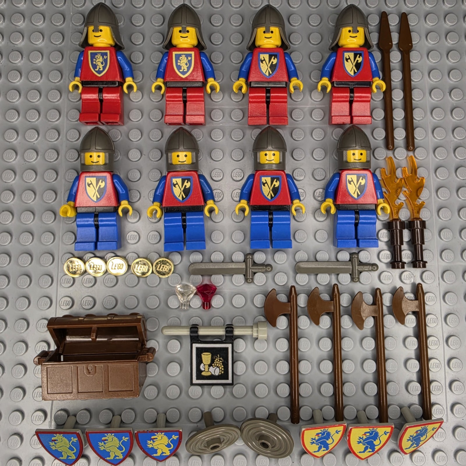 Lego Castle Crusaders Knight Minifigures Lot and Accesories CAS111 CAS107-image