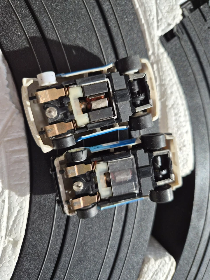 CIRCUIT VOITURE AFX AURORA RALLYE PEUGEOT 205 TURBO 16 VW GOLF 2 GTI SLOT TCR - Photo 4/4