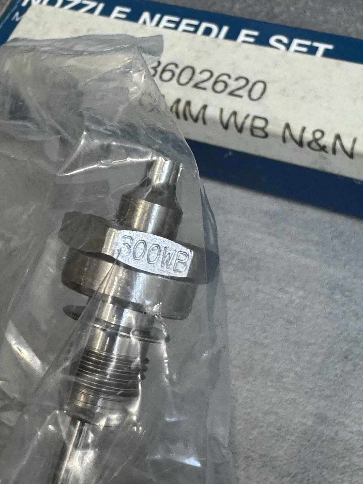 Anest Iwata W300 Nozzle Needle Set 1.0mm W-300WB-10 Brand New In Box 5
