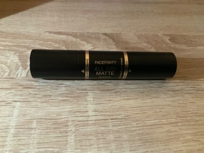 Max Factor Facefinity All Day Matte 2 in1 Panstik Foundation - 32 Light Beige