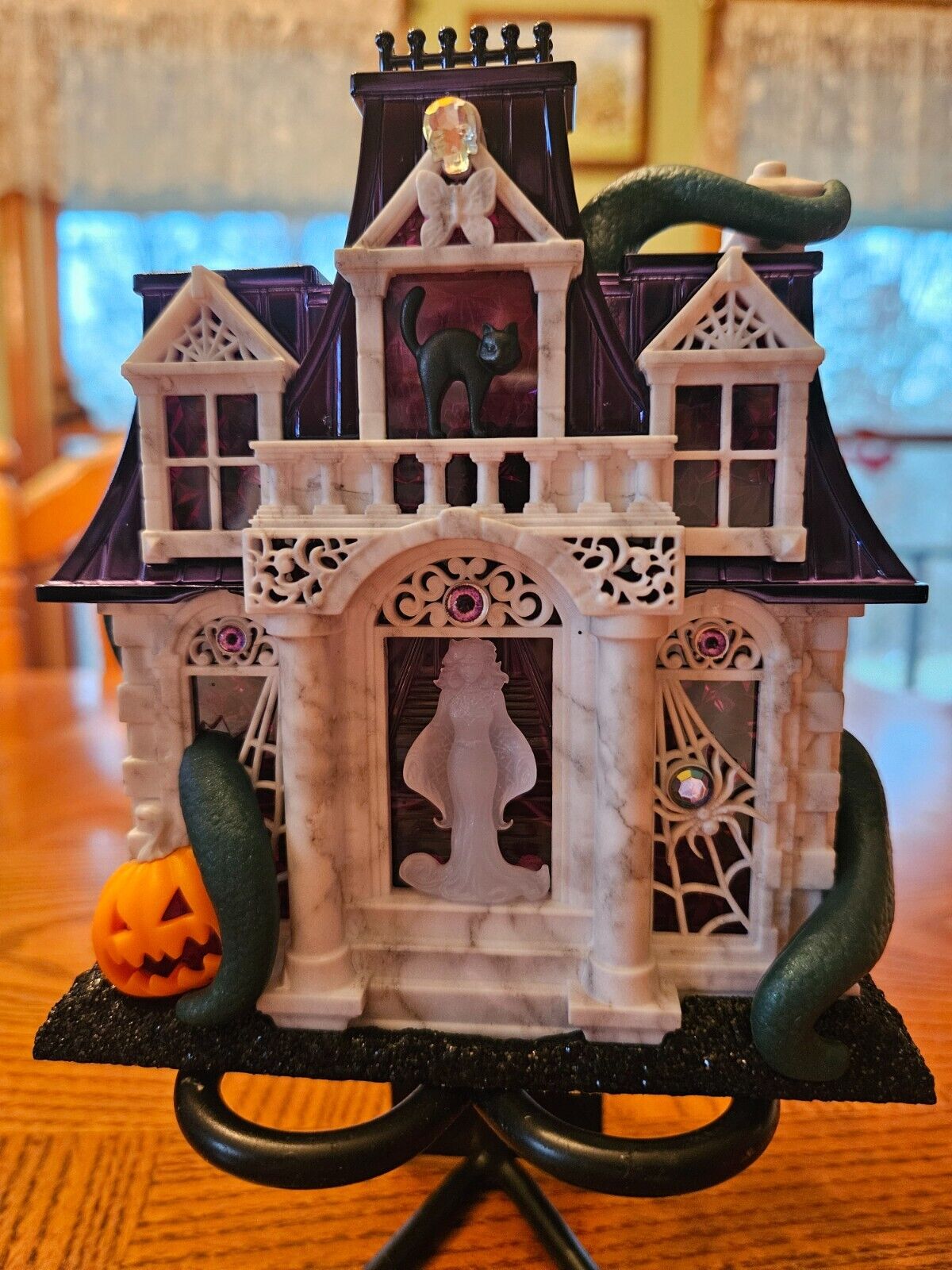 Picture 1 of 6