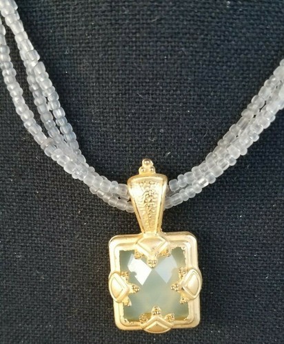 Gold Tone Pendant Green Stone Necklace 