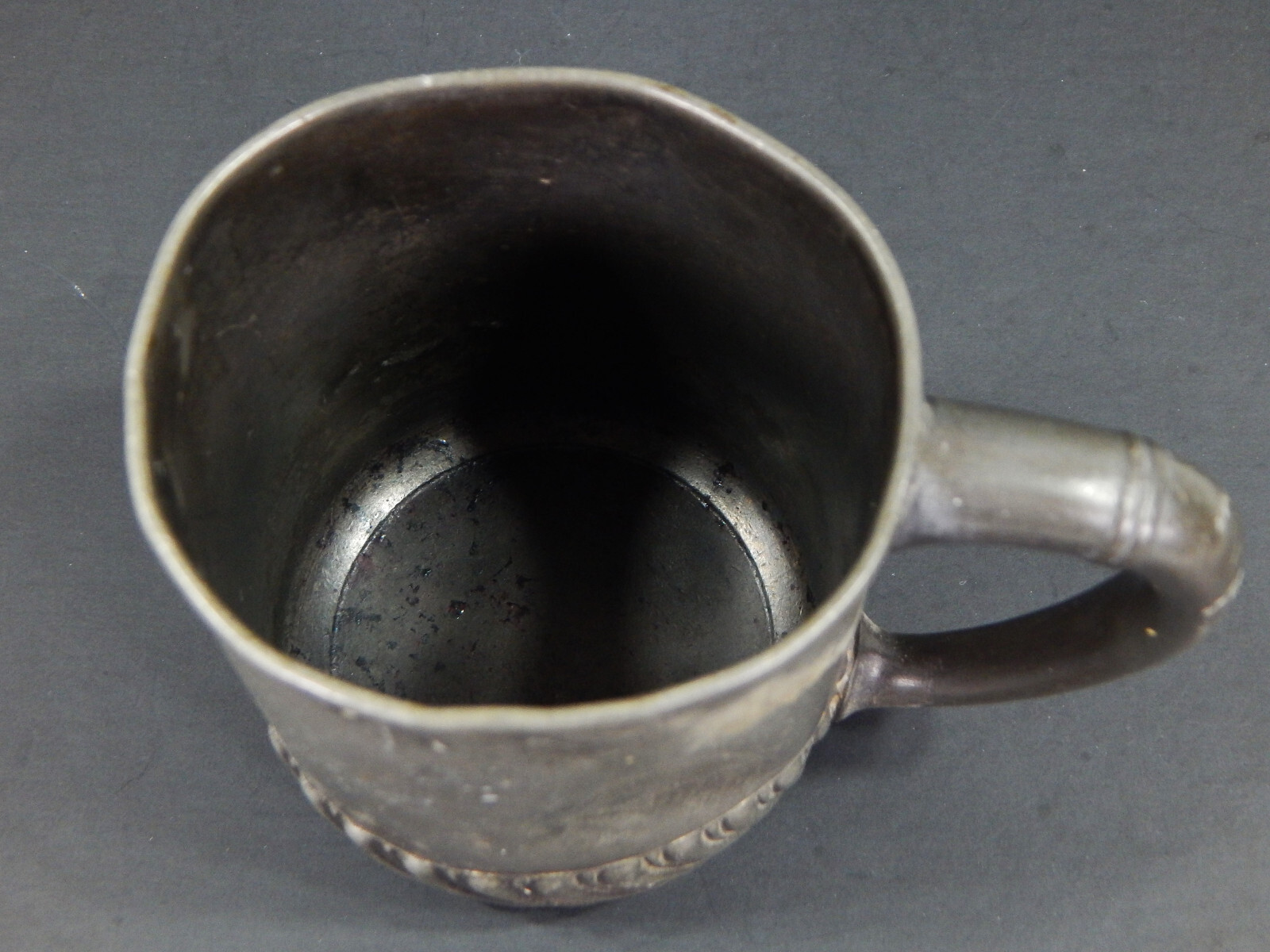 VINTAGE MIDDLETOWN PLATE CO. QUADRUPLE PLATE 164 HARD WHITE METAL GILT CUP MUG