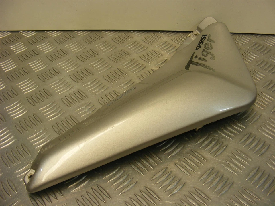 Triumph Tiger 955i Panel Seat Lower Right 2001 to 2006 955 T709EN A778 - Image 2 of 4