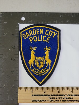 I2b Police patch Michigan Garden City Vintage Used
