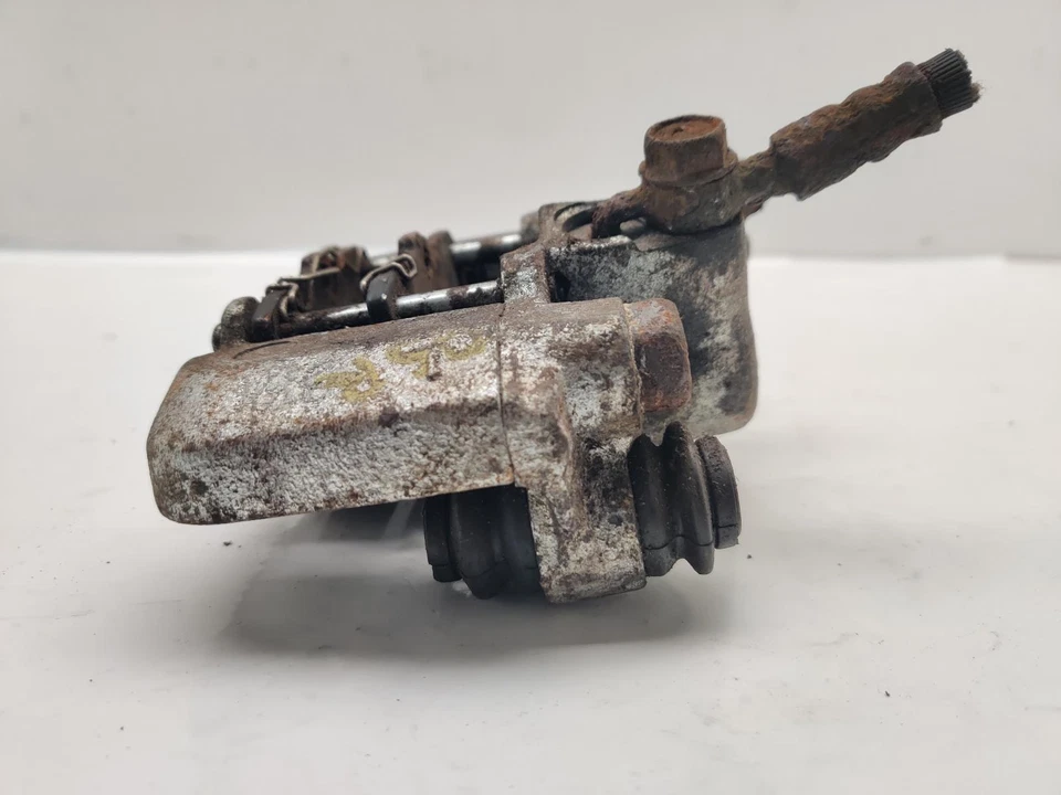 PINZA FRENO TRASERO DERECHO TOYOTA CELICA MK7 T230 1999 - 2006 76409 Foto 4 de 4