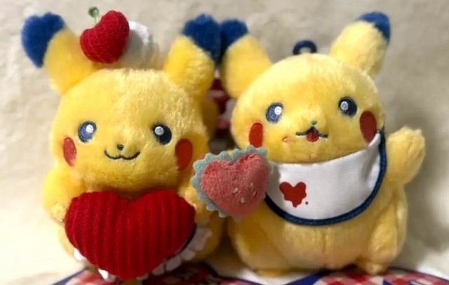 PIKACHU DINERマスコット×2、ポーチ×1、キーホルダー、4点セット Pokemon Center PIKACHU DINER Heart & hamburger Mascot set of
