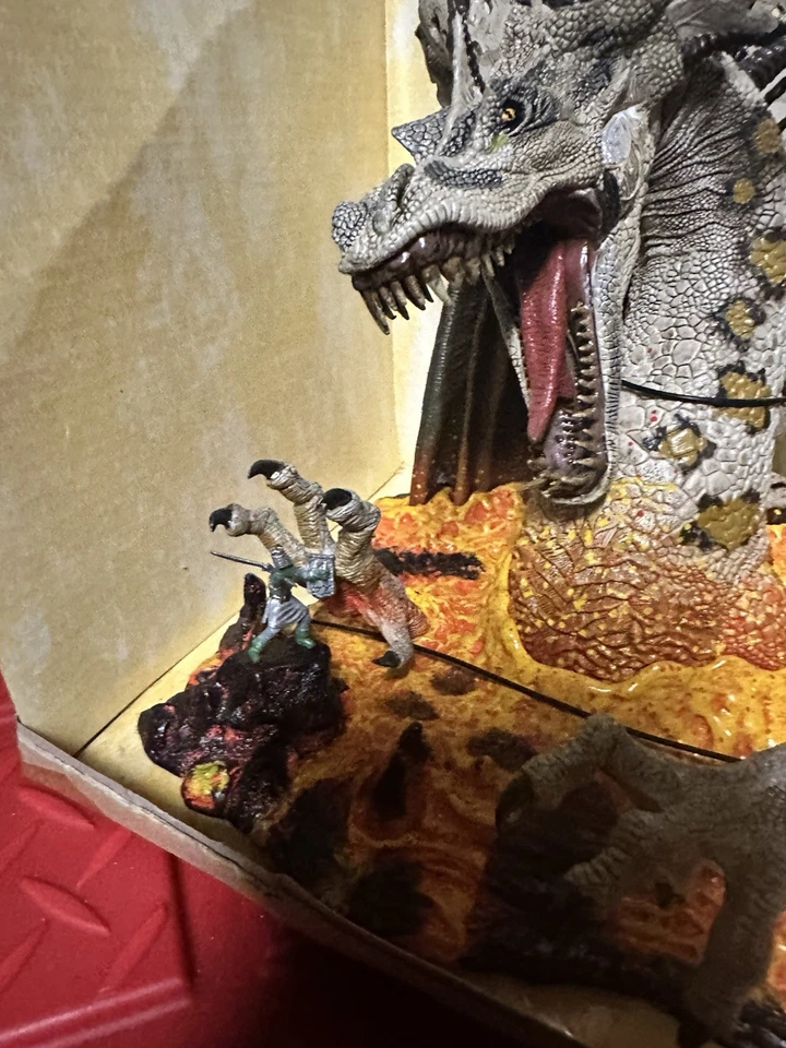 Todd McFarlane Toys FIRE DRAGON Clan 5 Deluxe Box Set Action Figure Creature NEW - Image 3 of 4