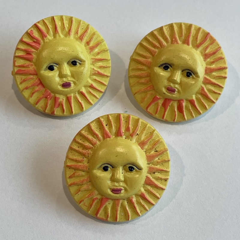 Vintage Set Of Three Sun Face Realistic Plastic Buttons 0.93”