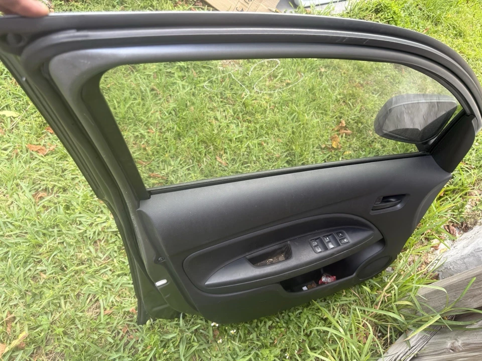 2017 - 2021 Mitsubishi MIRAGE Front Door And Rear Door — 第 2/4 张图片