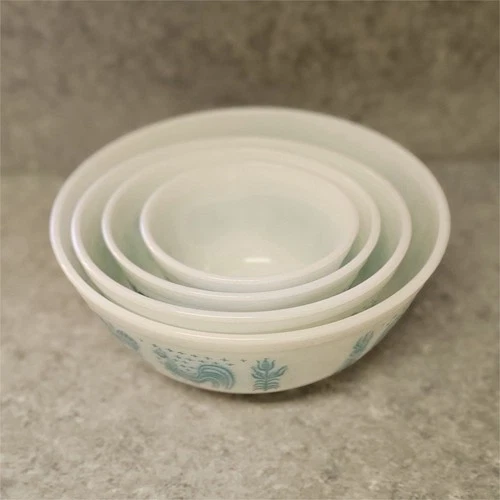 PYREX Amish Butterprint Glass Nesting Mixing Bowl Set of 4 - White, Blue