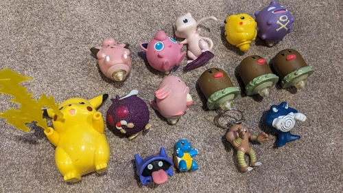 Nice Lot of 15 1999 Burger King Pokemon Toys Action Figures & Tops Vintage