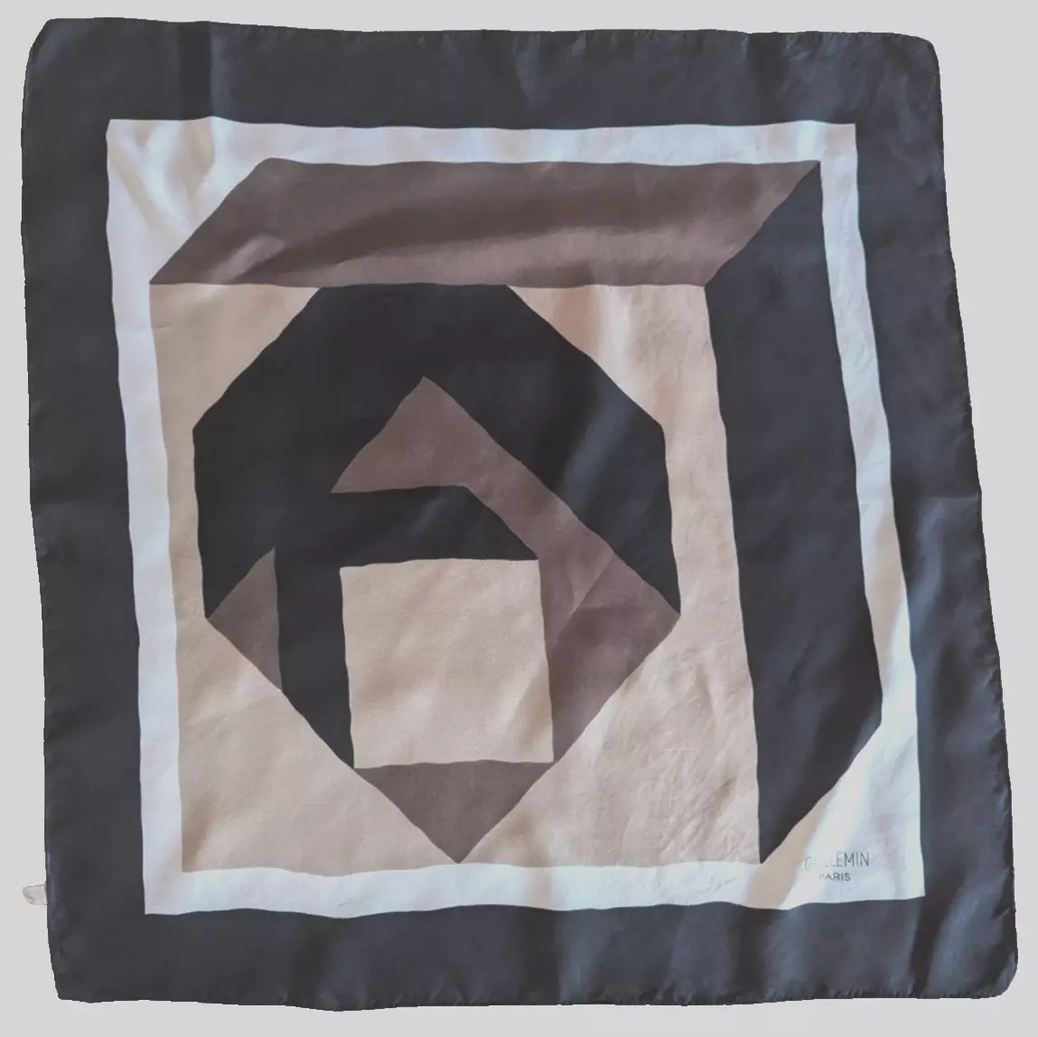 Vintage Marcel Guillemin Paris   DIFFUSION Femme   Foulard Soie PARIS