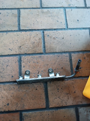 Original Mitsubishi Colt VI Z3A 1.1 55kW 75PS Einspritzleiste Düsenstock