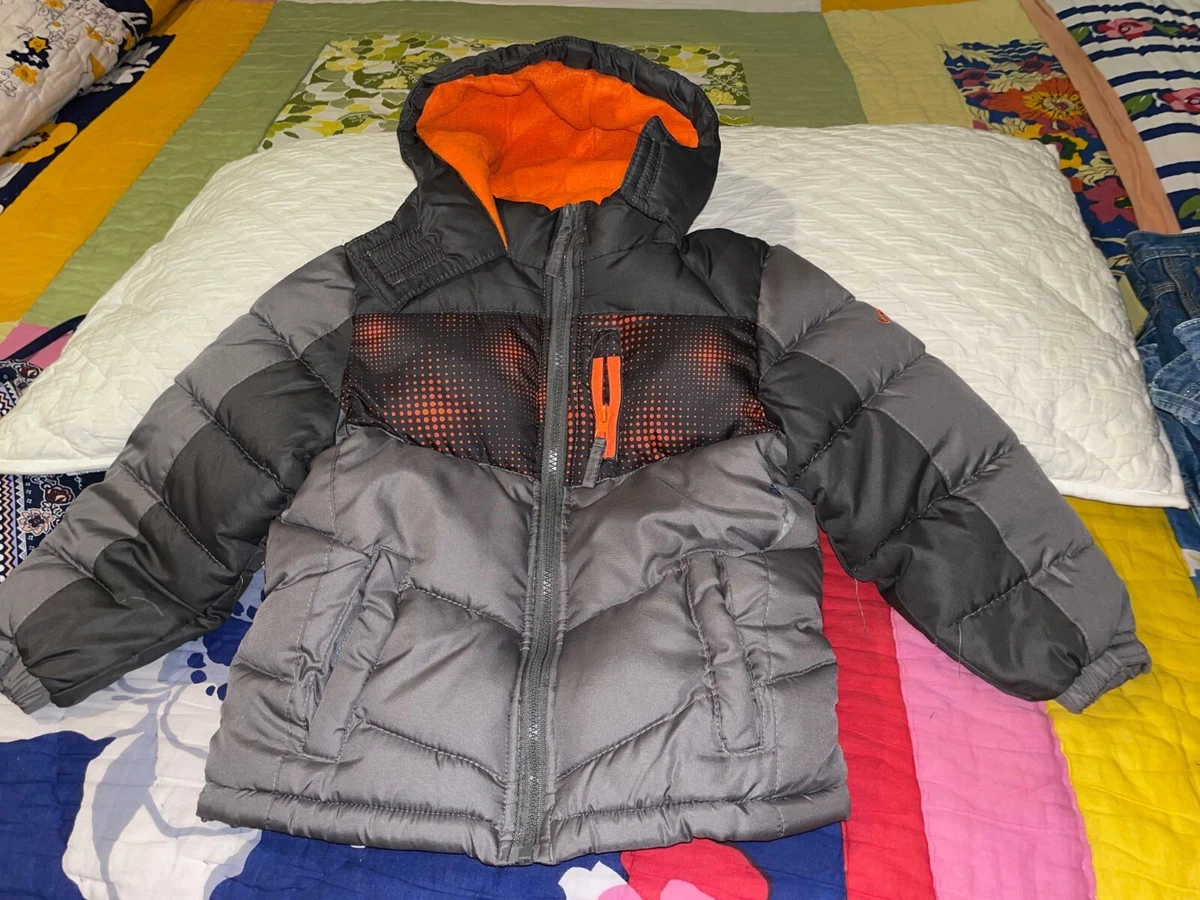 Vertical 9 Boys Winter coat jacket hoodie quilted Size 5 6 Mint