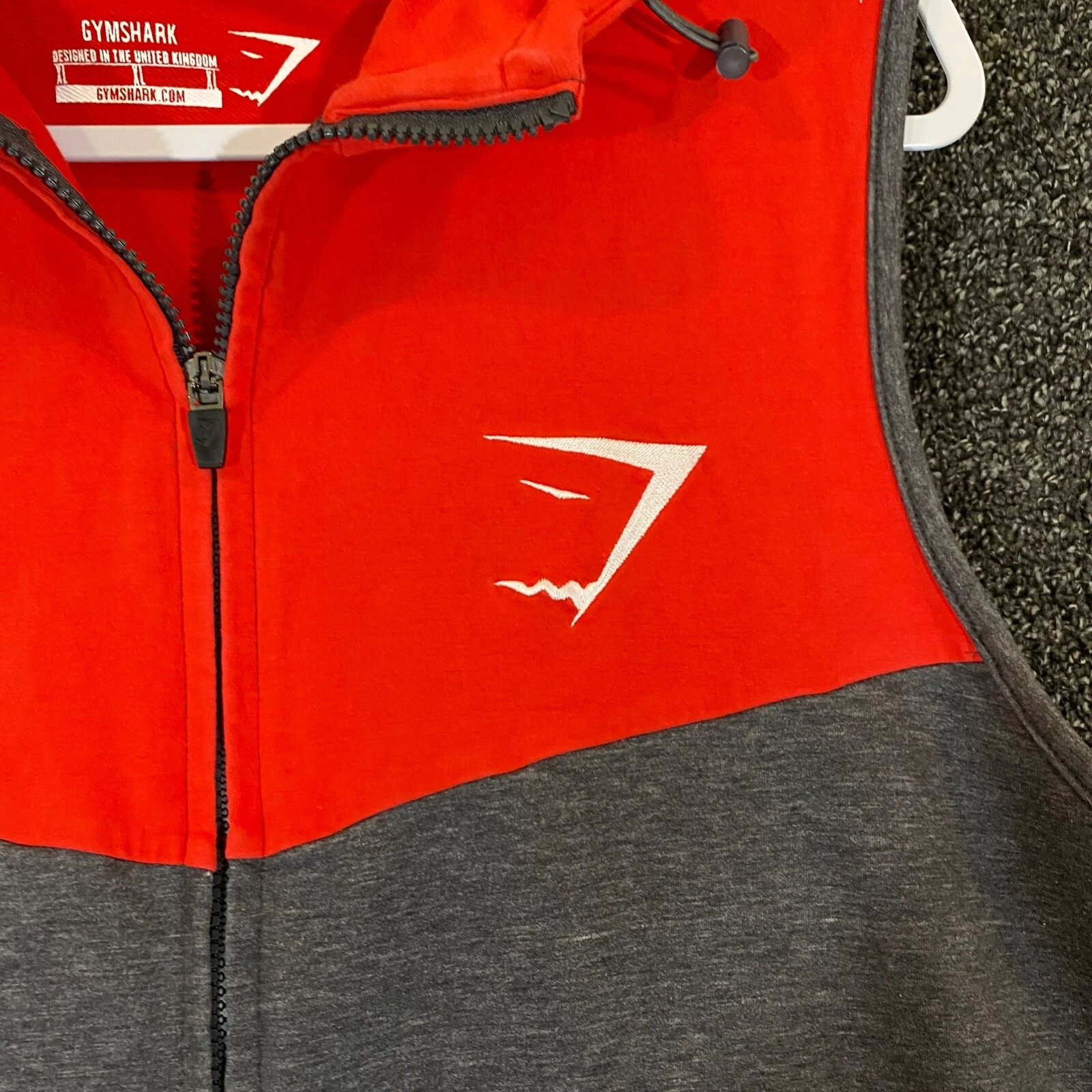 gymshark sleeveless full zip hooded vest lifting gym jacket