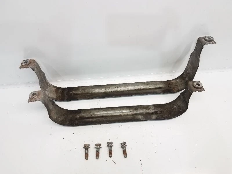 1998 Chrysler Town and Country (3.8L / SX) Fuel Tank Straps  - Imagem 2 de 3