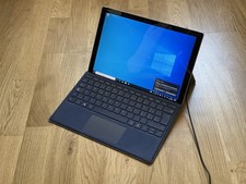 Microsoft Surface Pro 4 mit Type Cover  (i5-6300U 8GB 256GB 12.3" Win 10 Pro)