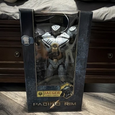 NECA EXCLUSIVE-Pacific Rim - Striker Eureka Jaeger-Collectible with LED Lights