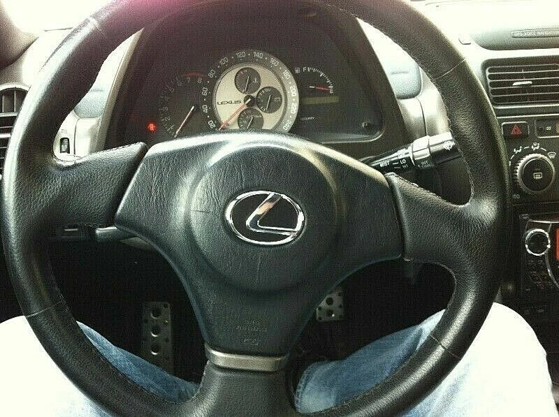 Emblema volante cromo 1998-2005 para Lexus IS300  Foto 3 de 4