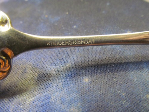 *6 Flemish” Pattern Rogers & Bros Silverplate Ice Cream Fork Spoon Mono S - Picture 4 of 5