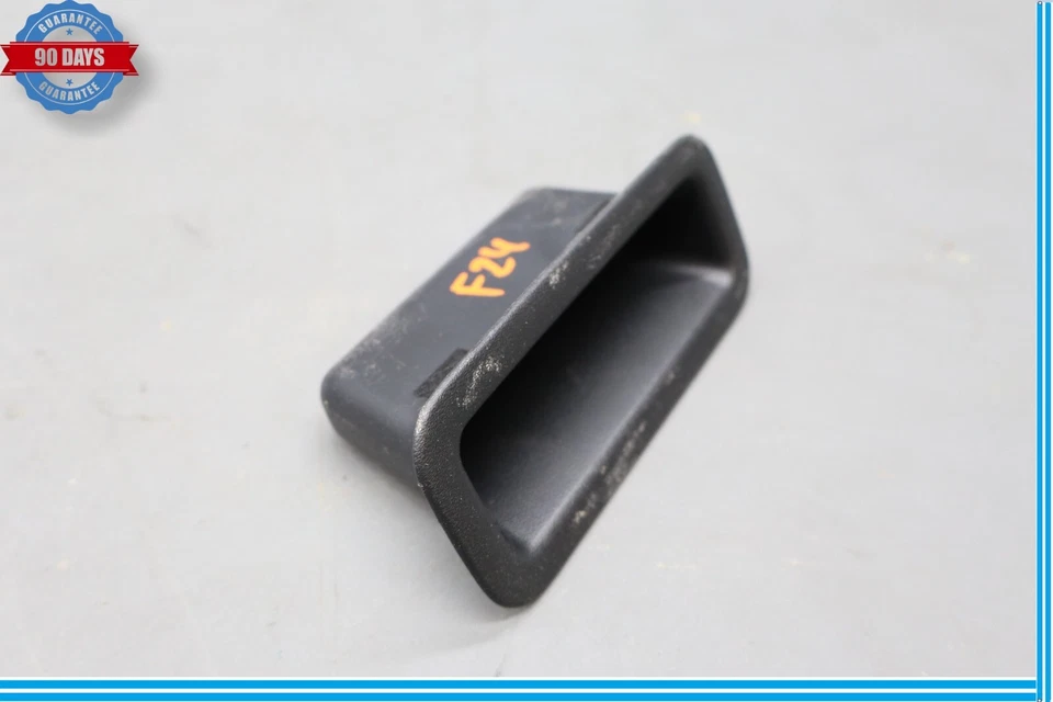 Puerta trasera Infiniti QX56 11-20 puerta levadiza liberación tirador manija taza bolsillo OEM Foto 2 de 4