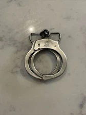 HANDCUFFS BELT BUCKLE 1981 Bergamot Brass Works USA